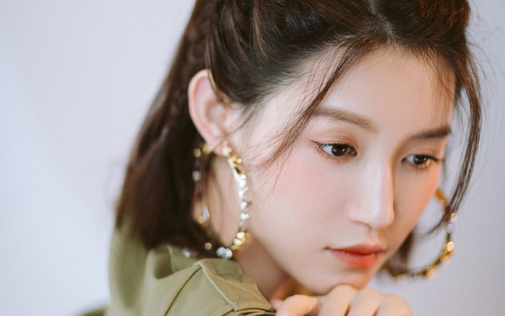 亚洲女篮世界杯预选赛中,中国队、韩国队激烈对抗,争夺唯一直通名额